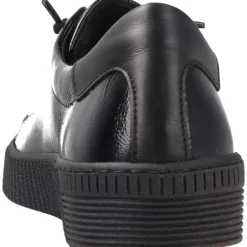 Sneakers*Gabor Baba