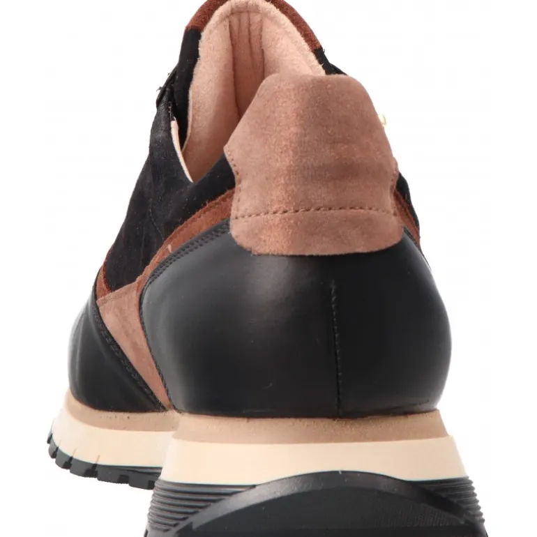 Sneakers*Gabor Tyler